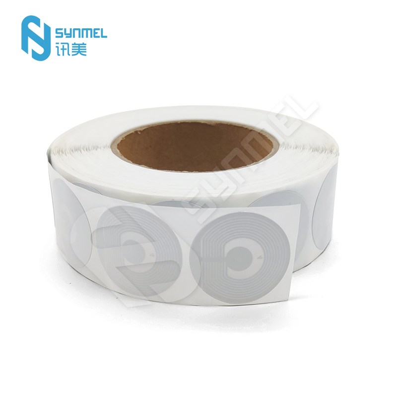 What is the difference between anti-theft RF labels and acousto-magnetic anti-theft labels?